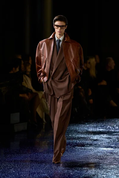 Look 12
